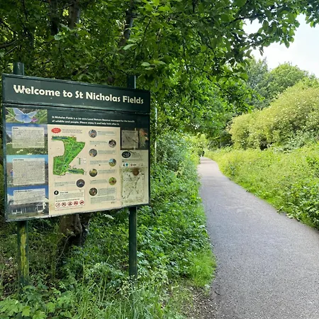 Apartment Brand New Flat 5 With Free Parking And Fast Wifi