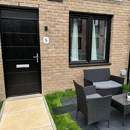 Apartment Brand New Flat 5 With Free Parking And Fast Wifi