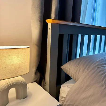 Brand New Flat 5 With Free Parking And Fast Wifi Apartment *