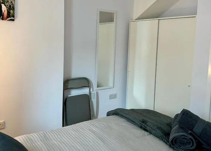 Brand New Flat 5 With Free Parking And Fast Wifi York