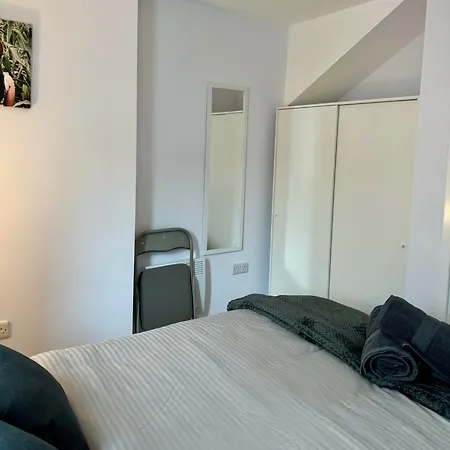 Brand New Flat 5 With Free Parking And Fast Wifi יורק