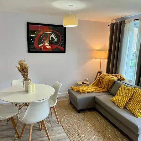 Brand New Flat 5 With Free Parking And Fast Wifi